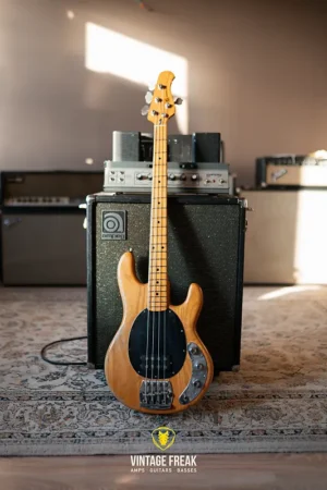 Music Man Stingray 1977 - Natural