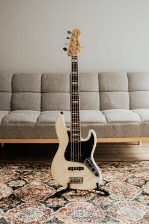 Fender Jazz bass American Deluxe V Olympic White