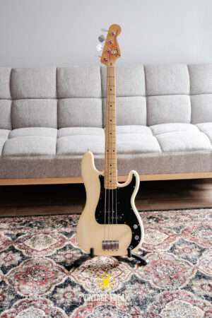 Fender Precision Bass 1974 Olympic White