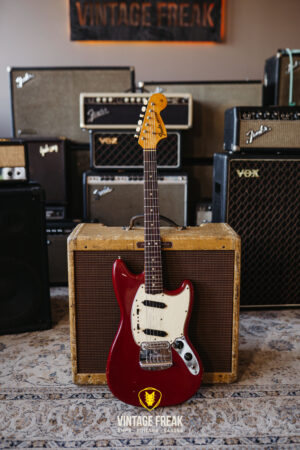 Fender Mustang 1966 Dakota Red
