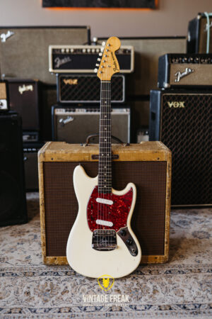 Fender Mustang 1966 Olympic white